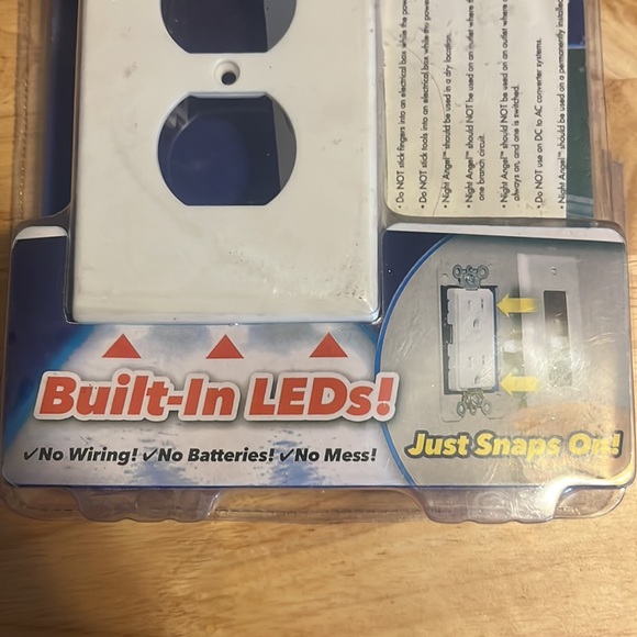 Wall outlet cover plate light - Picture 4 of 5